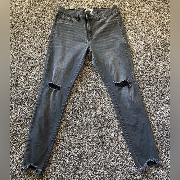 Women's Distressed black/Gray Jeans. Refuge size 14. - Picture 1 of 4